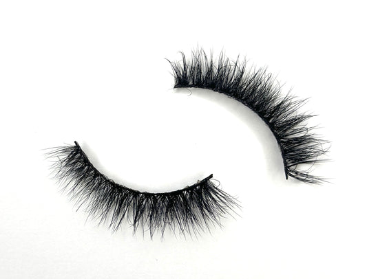 Tiwa beauty ‘Camille’ false eyelashes